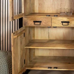 Britt Vitrinekast naturel 2 lade 2 deurs 90cm