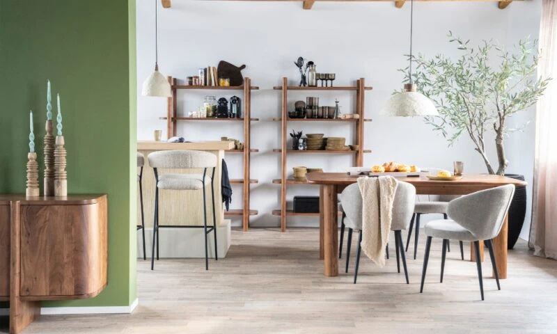 Een lange muur in huis? 7 tips om deze aan te kleden