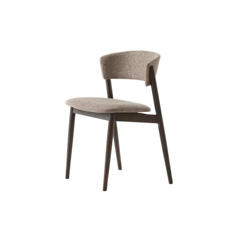 Veerle Eetkamerstoel lichtbruin met walnoot poot