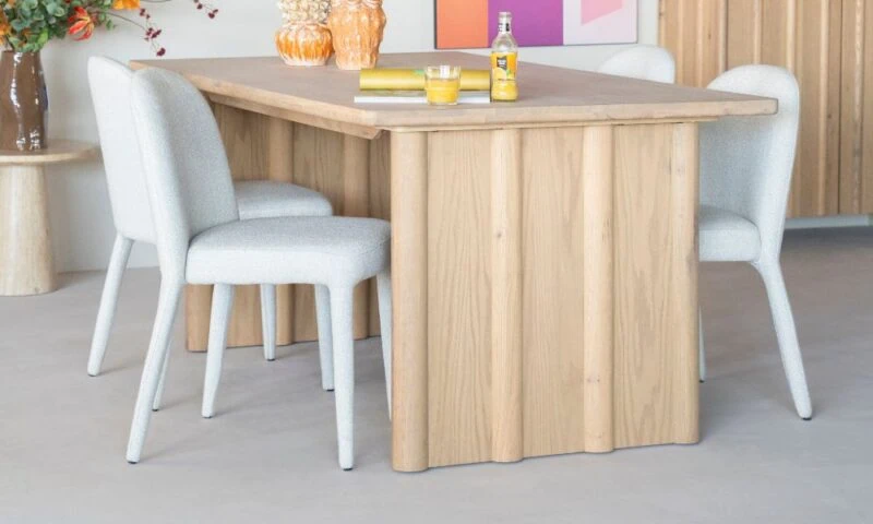 Eetkamerstoelen met beige poten stijlen doe je zo!