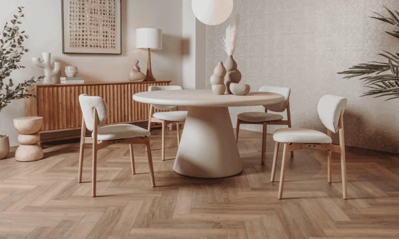 Hout op hout in je interieur: zo mix je houtsoorten zonder onrust