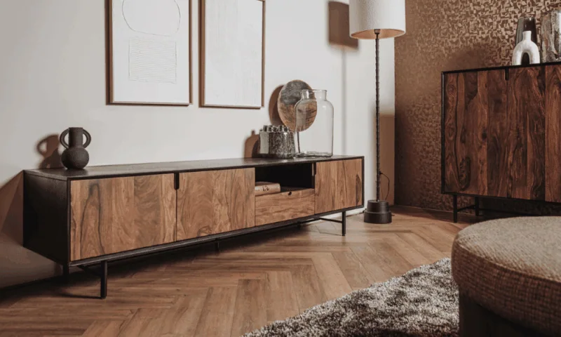 Hout op hout in je interieur: zo mix je houtsoorten zonder onrust