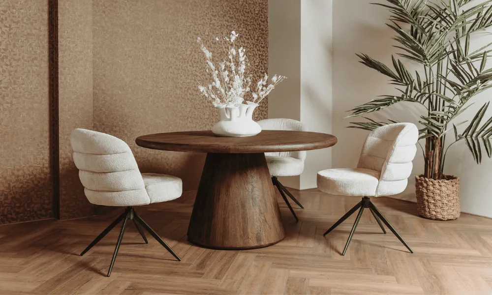 Hout op hout in je interieur: zo mix je houtsoorten zonder onrust