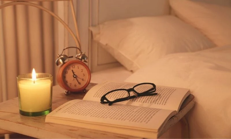 Hoe kies je het juiste nachtkastje? Let op hoogte, breedte en stijl