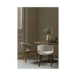 Yossi Eetkamerstoel naturel met houten poot donkerbruin