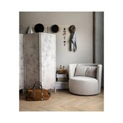 Explore Fauteuil bouclé naturel