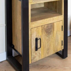 Britt Nachtkastje naturel deur links 45cm