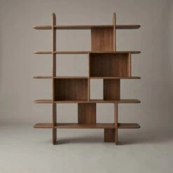 Quinn Vakkenkast walnoot 140cm