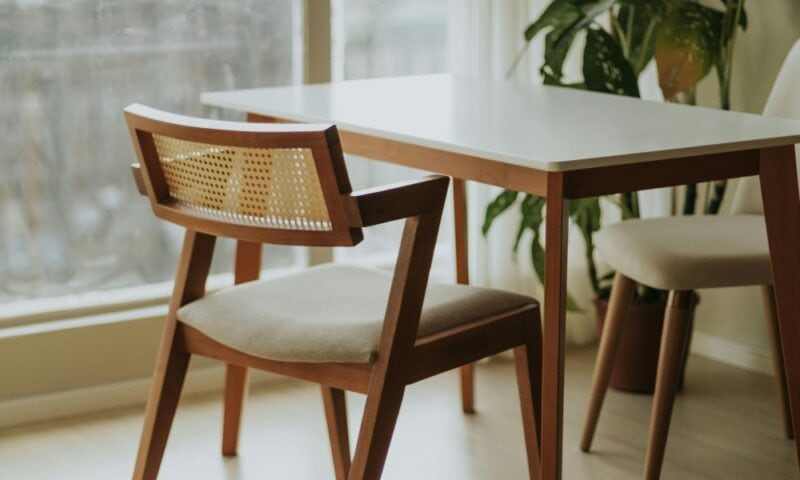 De mooiste goedkope eetkamerstoelen voor elk interieur: laat je inspireren