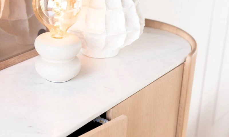 Marmeren meubels in je interieur: Deze woontrend is weer terug