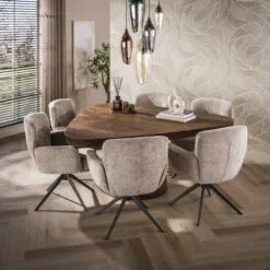 Andreas Eettafel driehoekig Acaciahout 165cm
