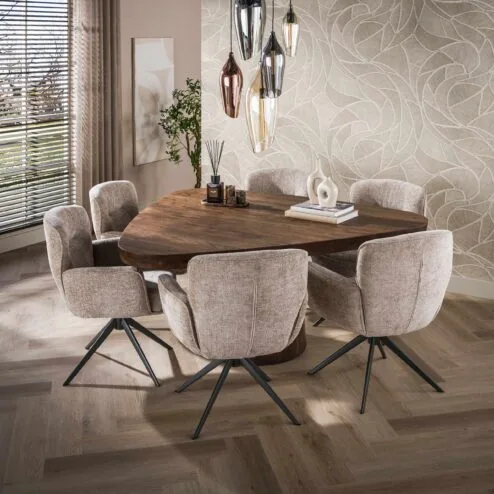 Andreas Eettafel driehoekig Acaciahout 165cm